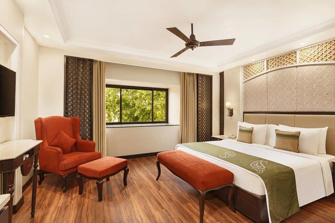 La Place Sarovar Portico Лакхнау Экстерьер фото