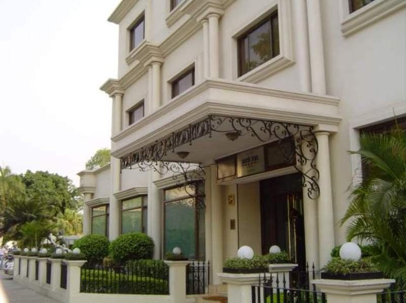 La Place Sarovar Portico Лакхнау Экстерьер фото